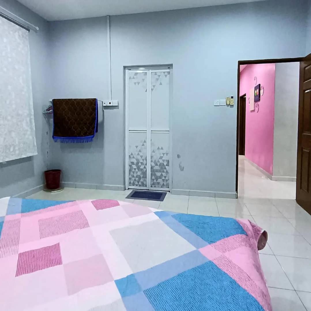 Ebnur Homestay Arau Exterior photo