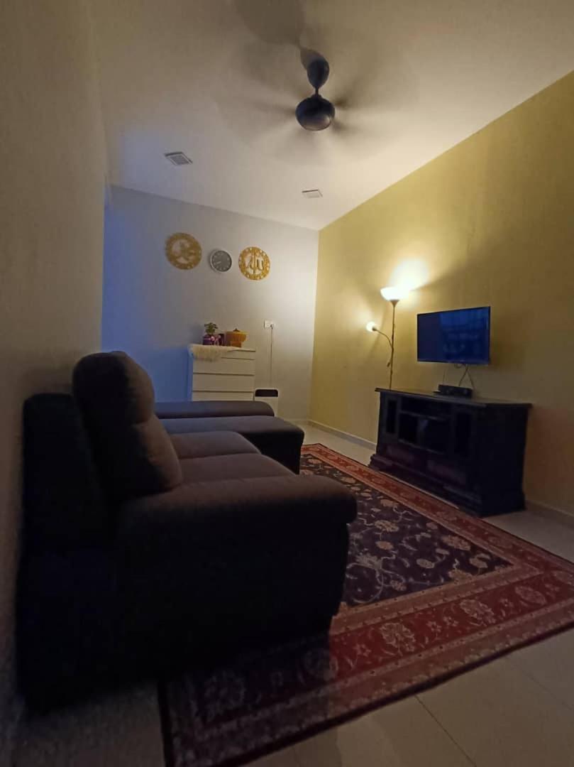Ebnur Homestay Arau Exterior photo